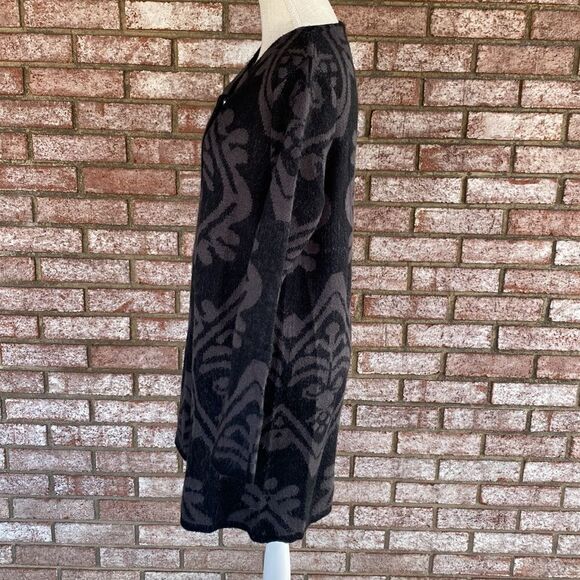 United States Sweaters Black/Gray Print Long Cardigan Wrap - Size M - Picture 3 of 12